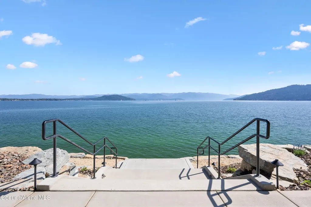 802 Sandpoint Avenue Sandpoint ID 83864