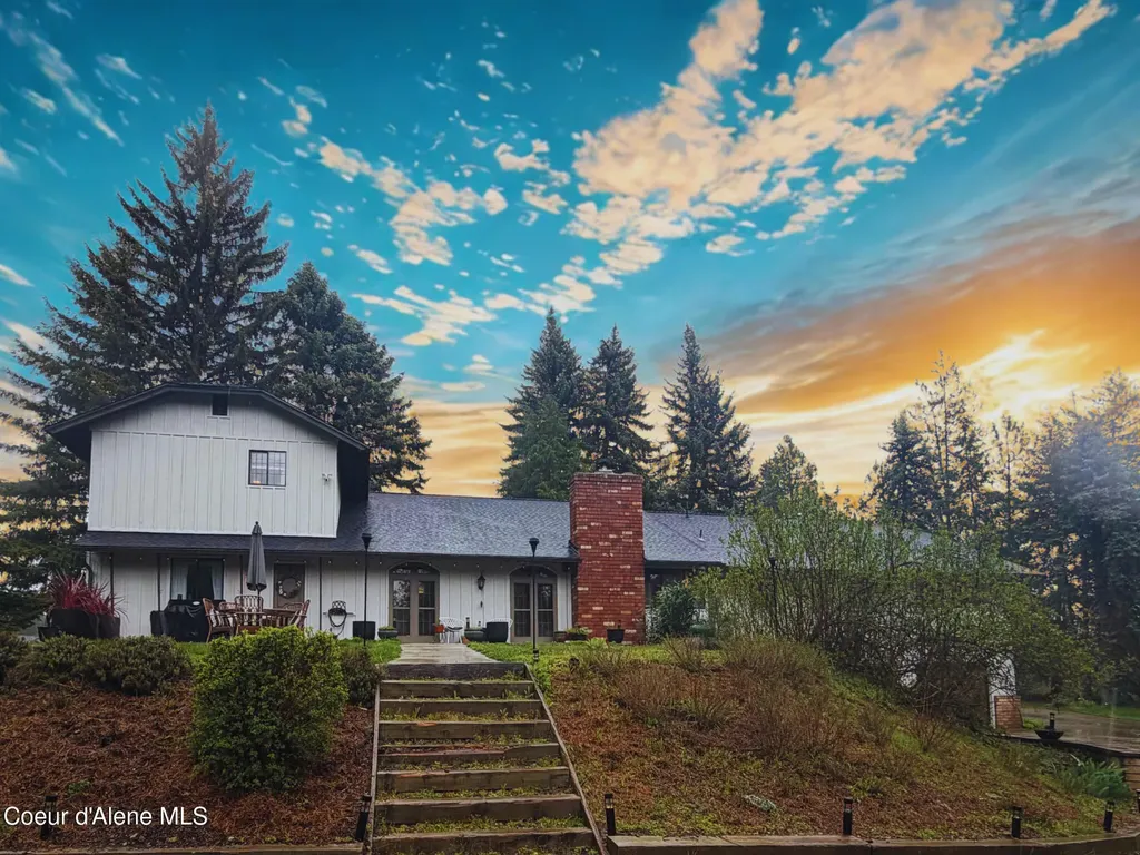 1996 E Lancaster Road Hayden ID 83835