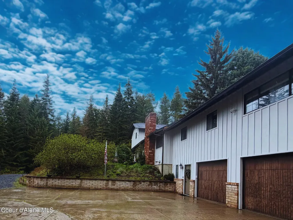 1996 E Lancaster Road Hayden ID 83835