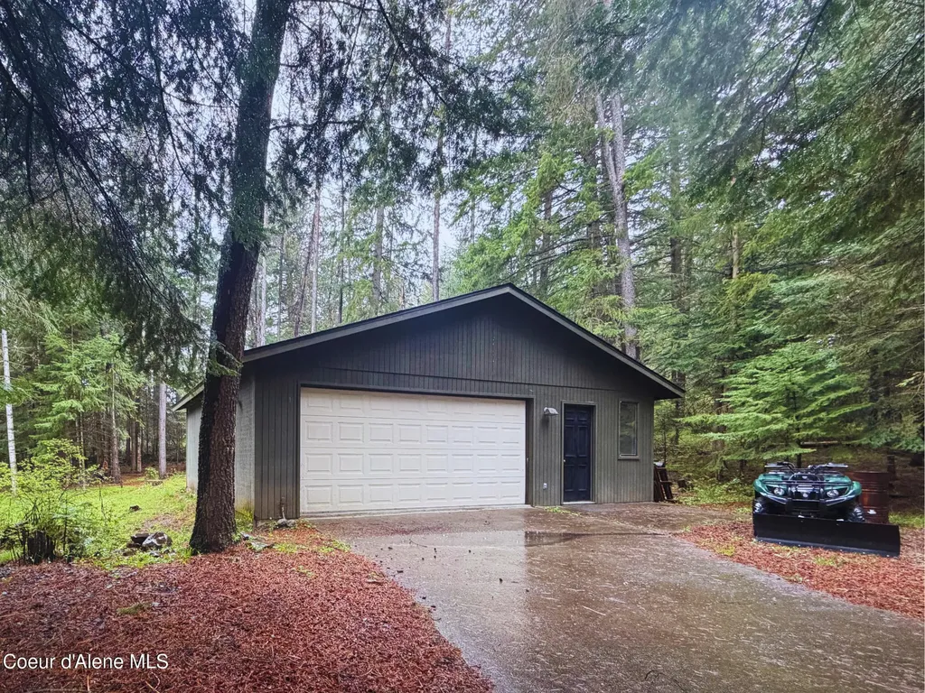 1996 E Lancaster Road Hayden ID 83835
