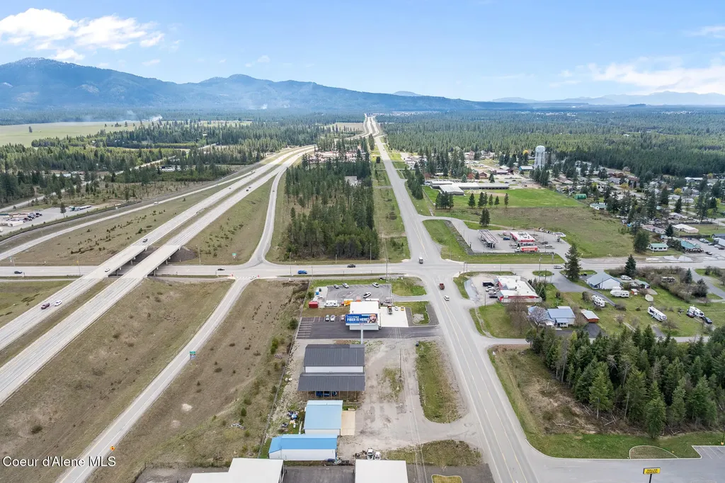 30500 N Old Highway 95 Athol ID 83801