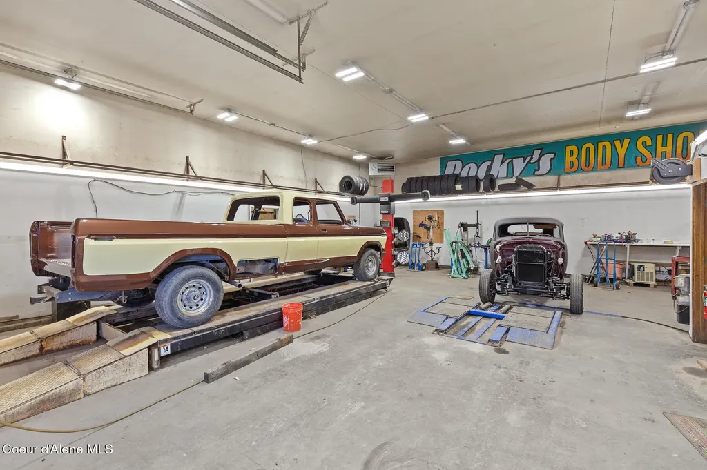 30500 N Old Highway 95 Athol ID 83801