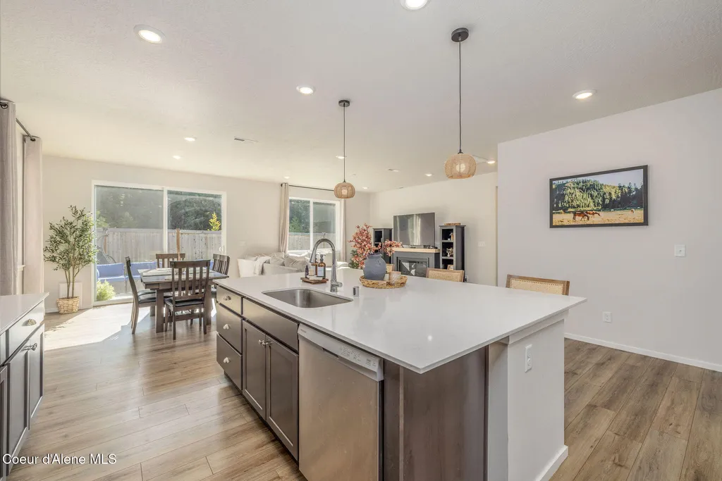 797 E Burdock Loop Hayden ID 83835