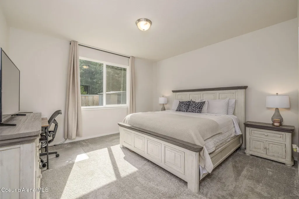 797 E Burdock Loop Hayden ID 83835