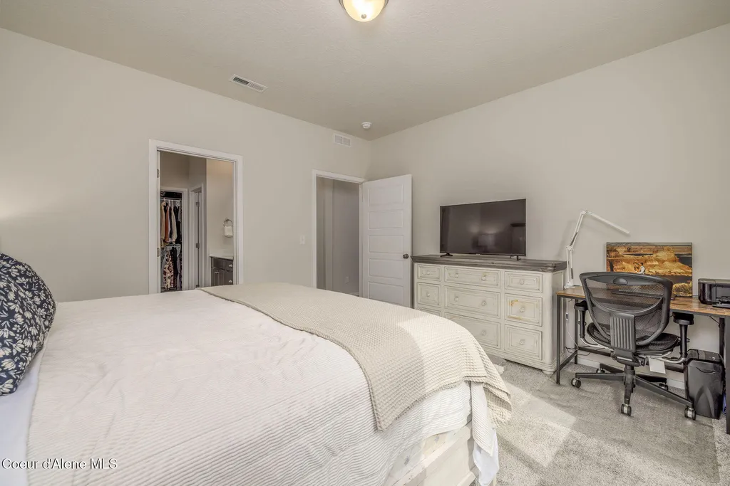 797 E Burdock Loop Hayden ID 83835