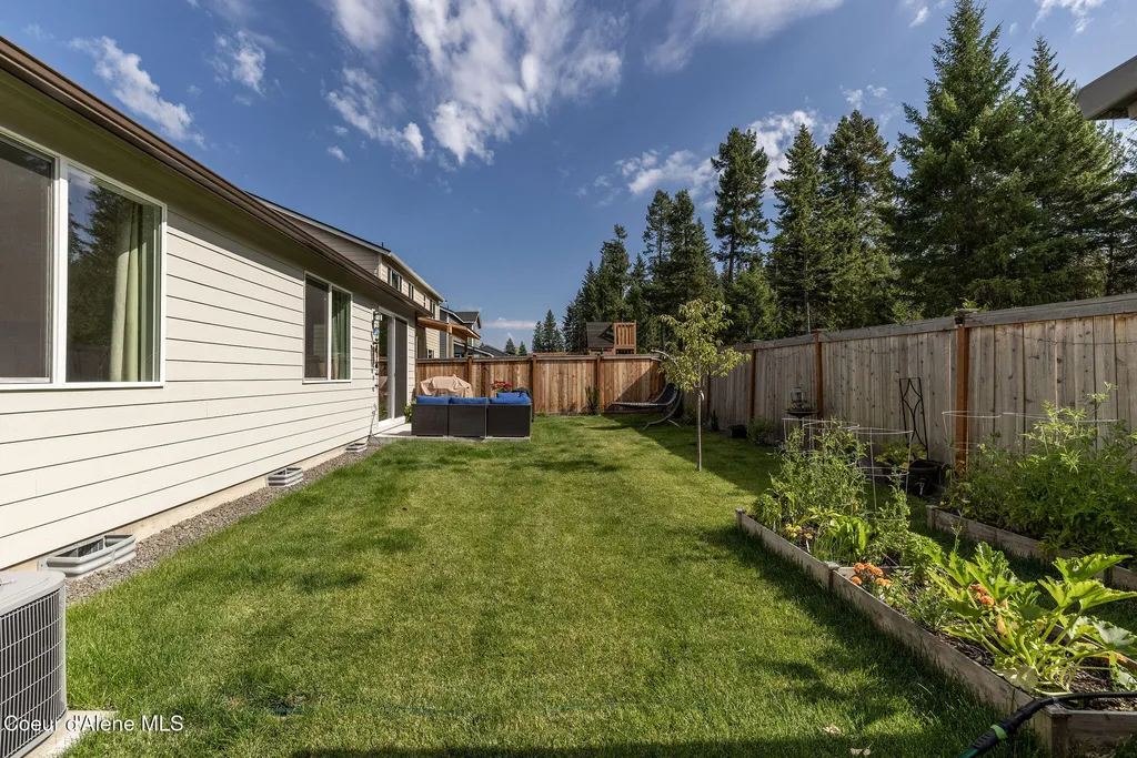 797 E Burdock Loop Hayden ID 83835