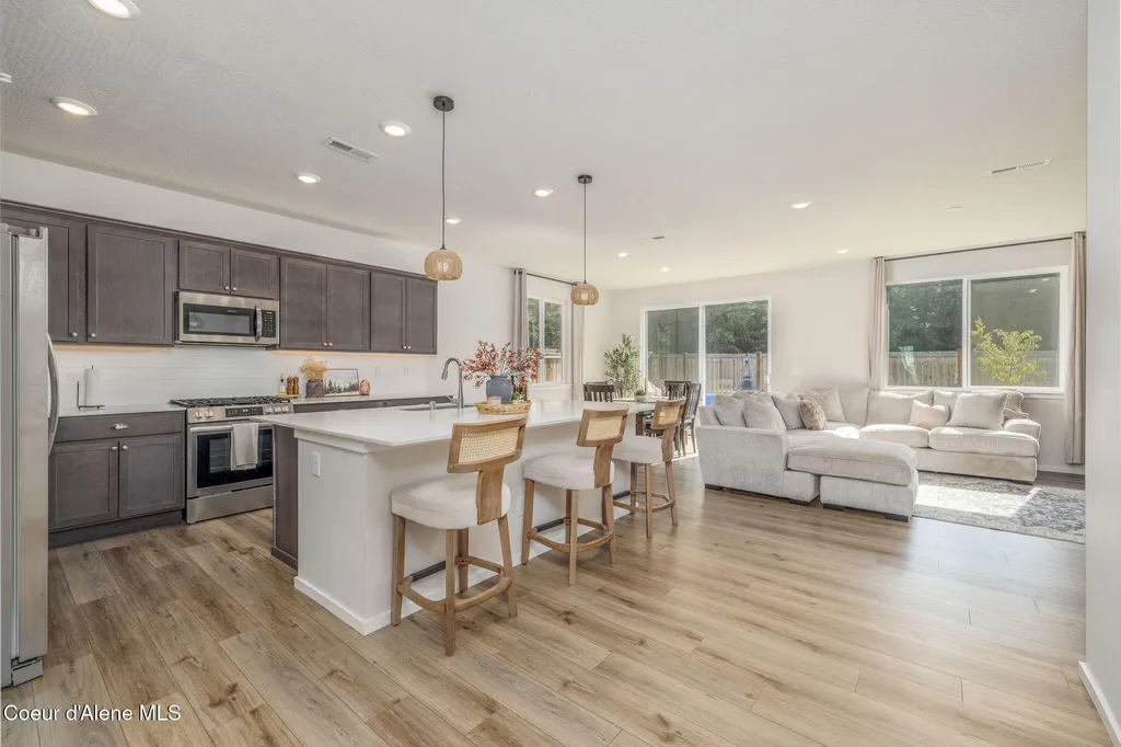 797 E Burdock Loop Hayden ID 83835