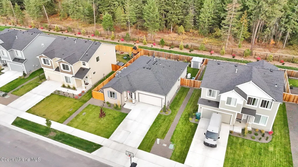 797 E Burdock Loop Hayden ID 83835