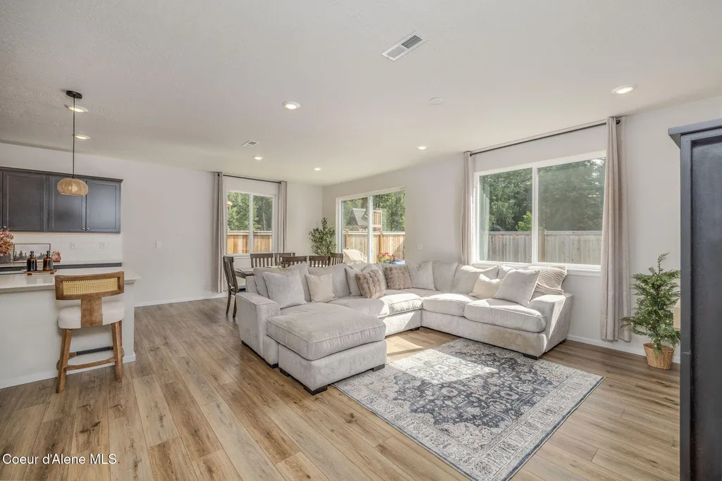 797 E Burdock Loop Hayden ID 83835