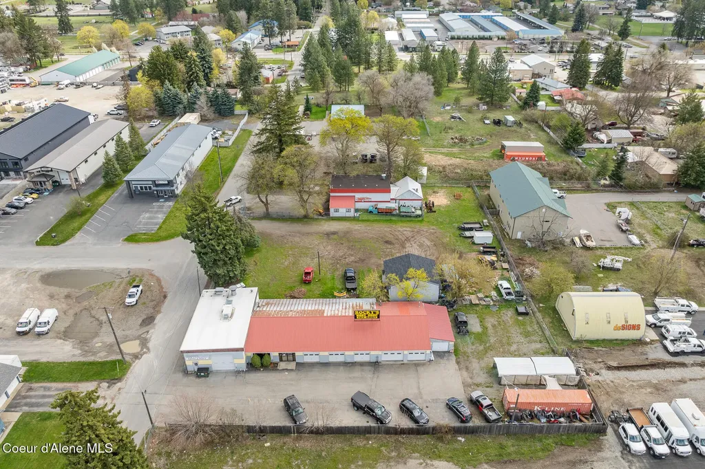 256 W Dakota Avenue Hayden ID 83835
