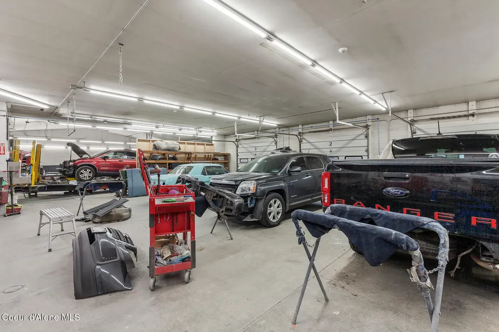 256 W Dakota Avenue Hayden ID 83835
