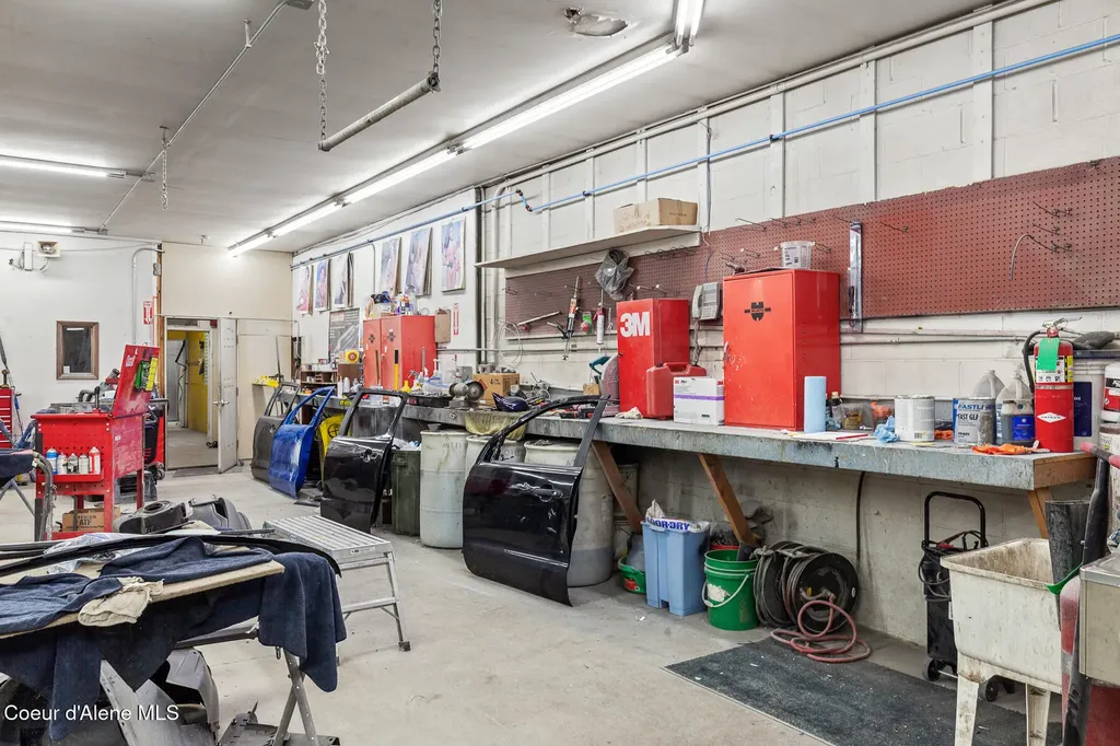 256 W Dakota Avenue Hayden ID 83835
