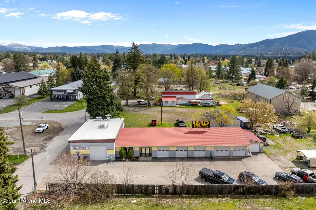 256 W Dakota Avenue Hayden ID 83835