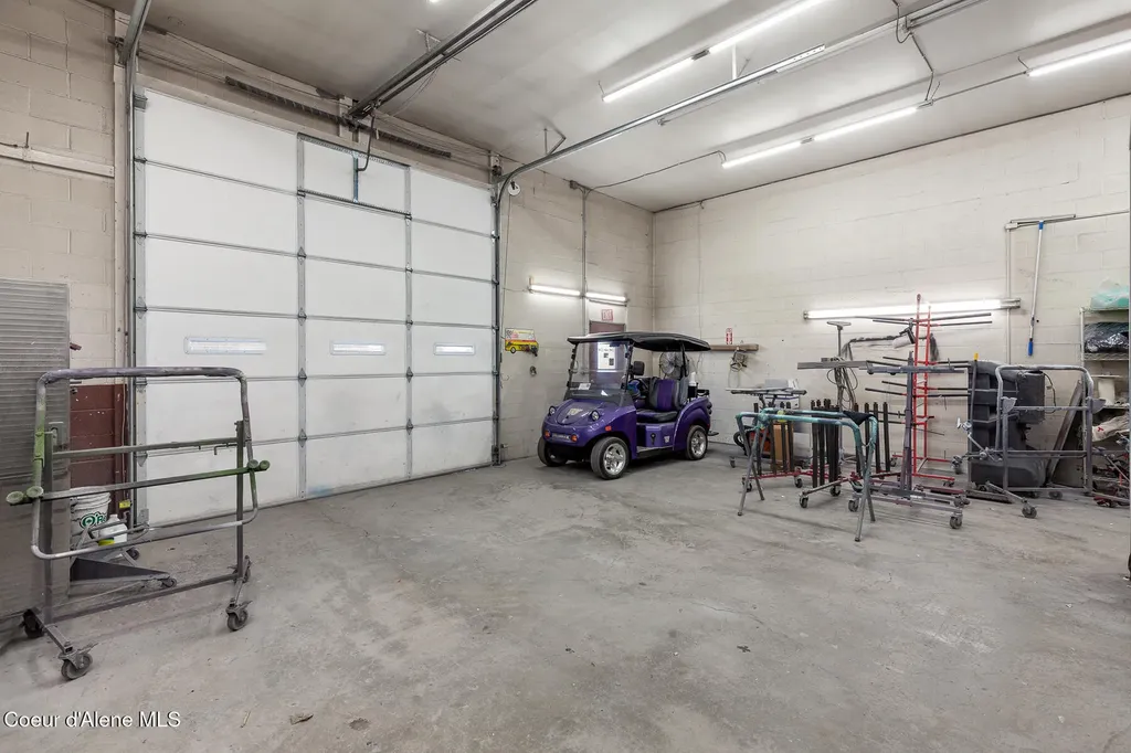 256 W Dakota Avenue Hayden ID 83835