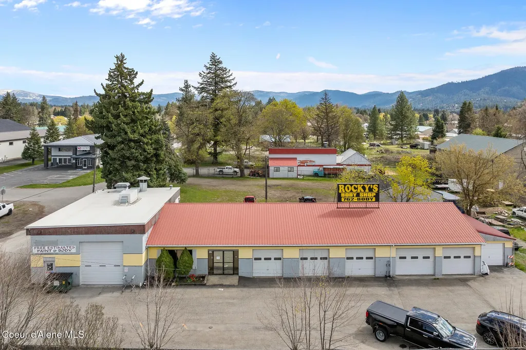 256 W Dakota Avenue Hayden ID 83835