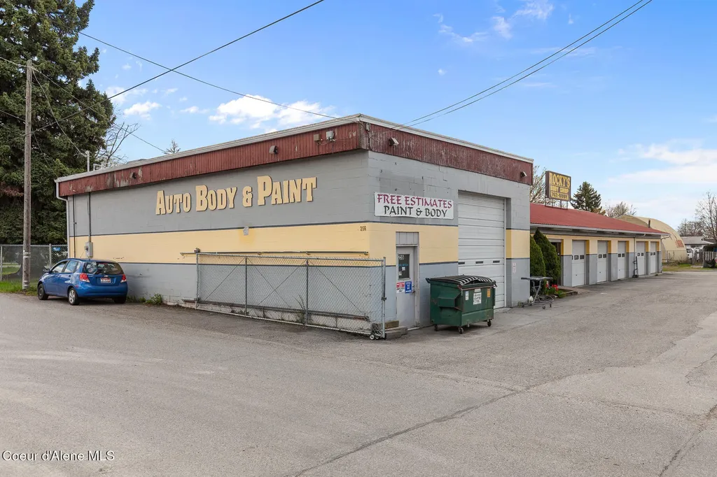 256 W Dakota Avenue Hayden ID 83835