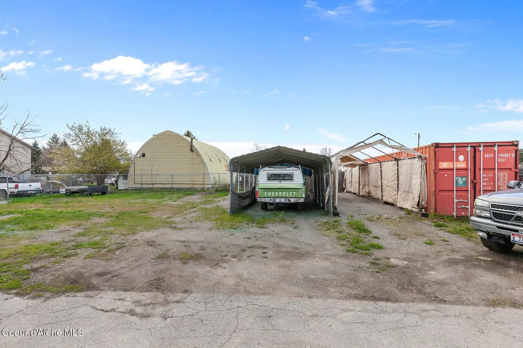 256 W Dakota Avenue Hayden ID 83835