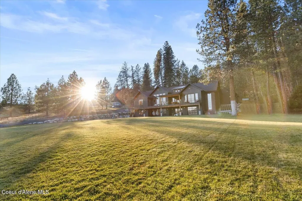 13846 N Hauser Lake Road Hauser ID 83854