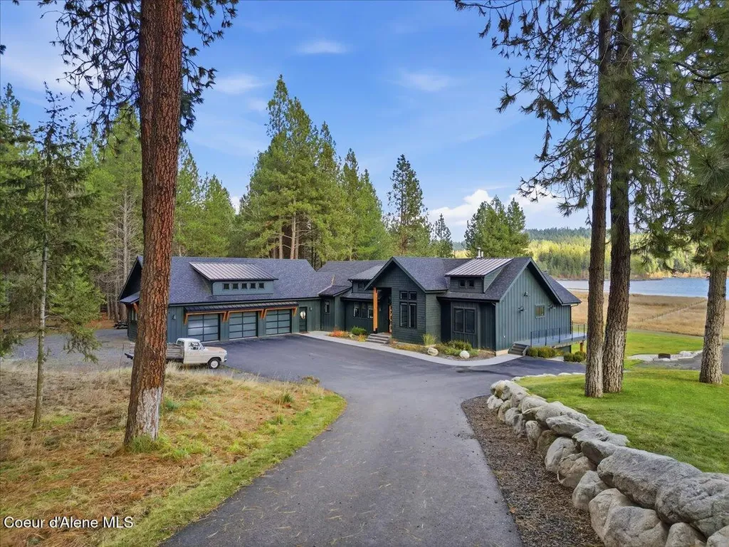 13846 N Hauser Lake Road Hauser ID 83854