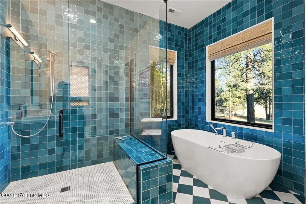 13846 N Hauser Lake Road Hauser ID 83854