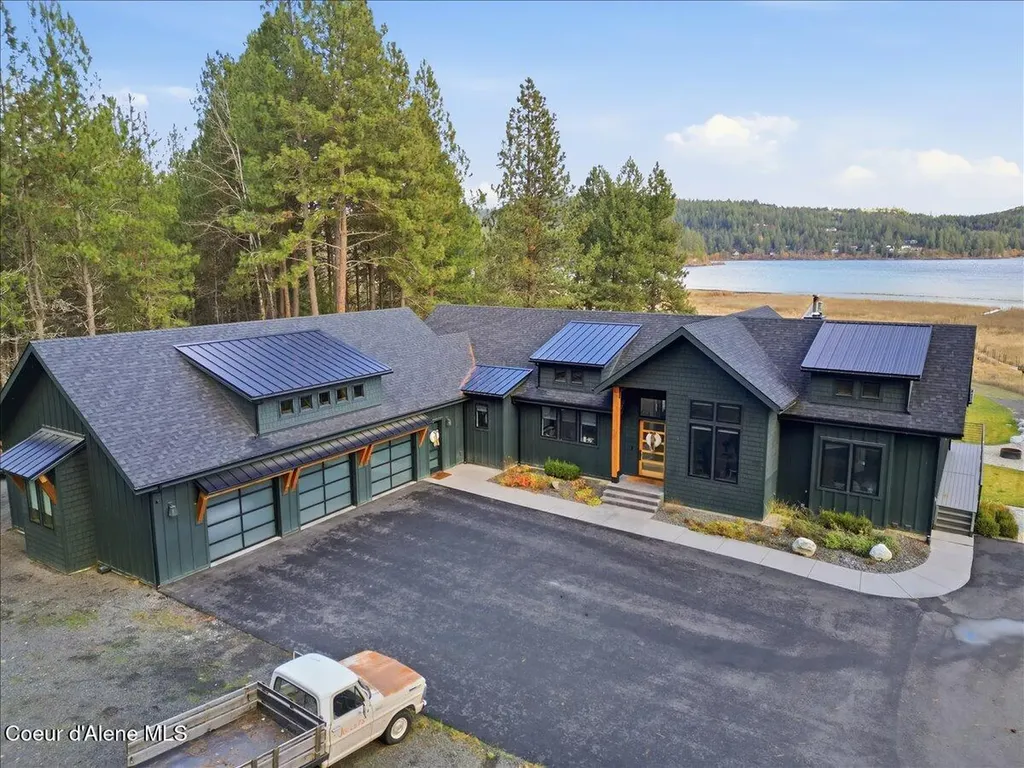 13846 N Hauser Lake Road Hauser ID 83854