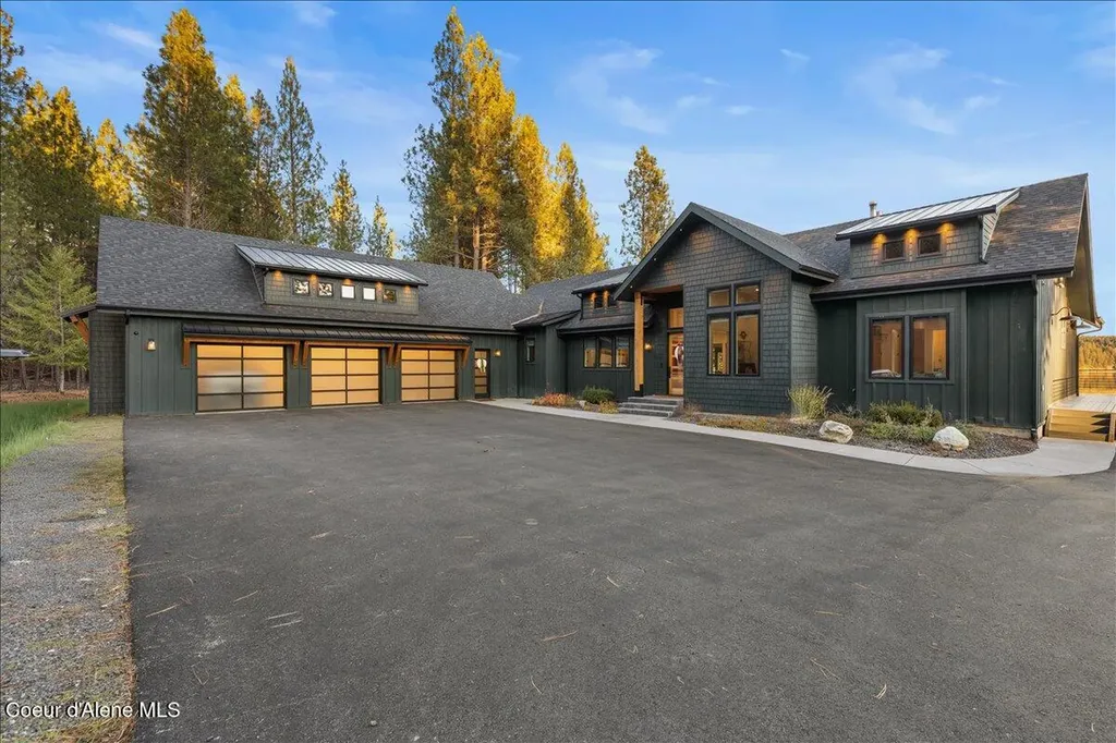 13846 N Hauser Lake Road Hauser ID 83854