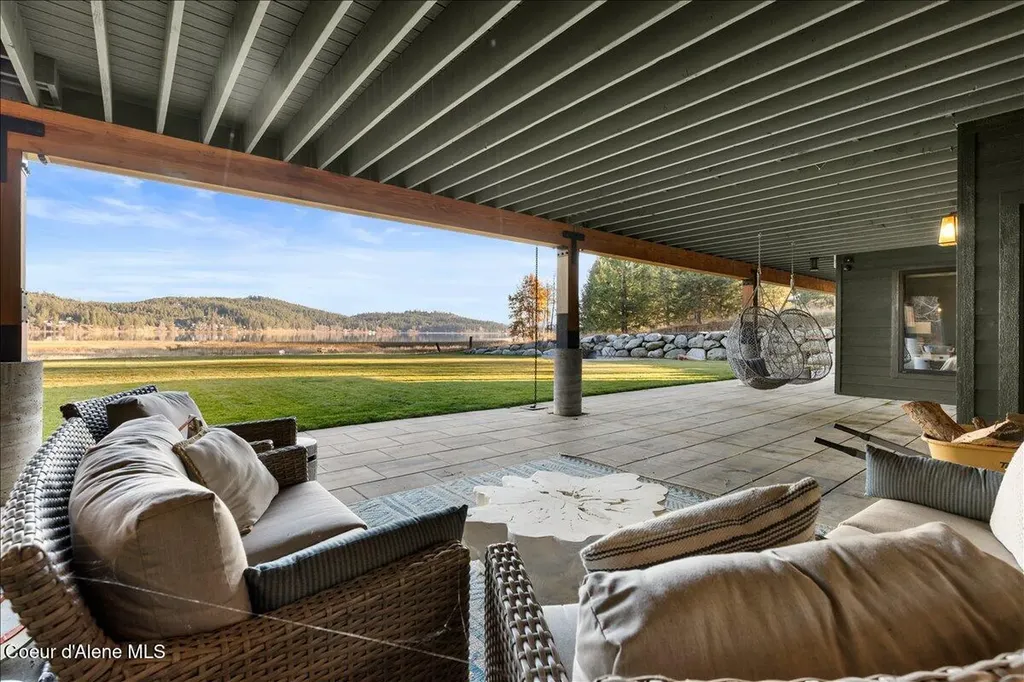 13846 N Hauser Lake Road Hauser ID 83854
