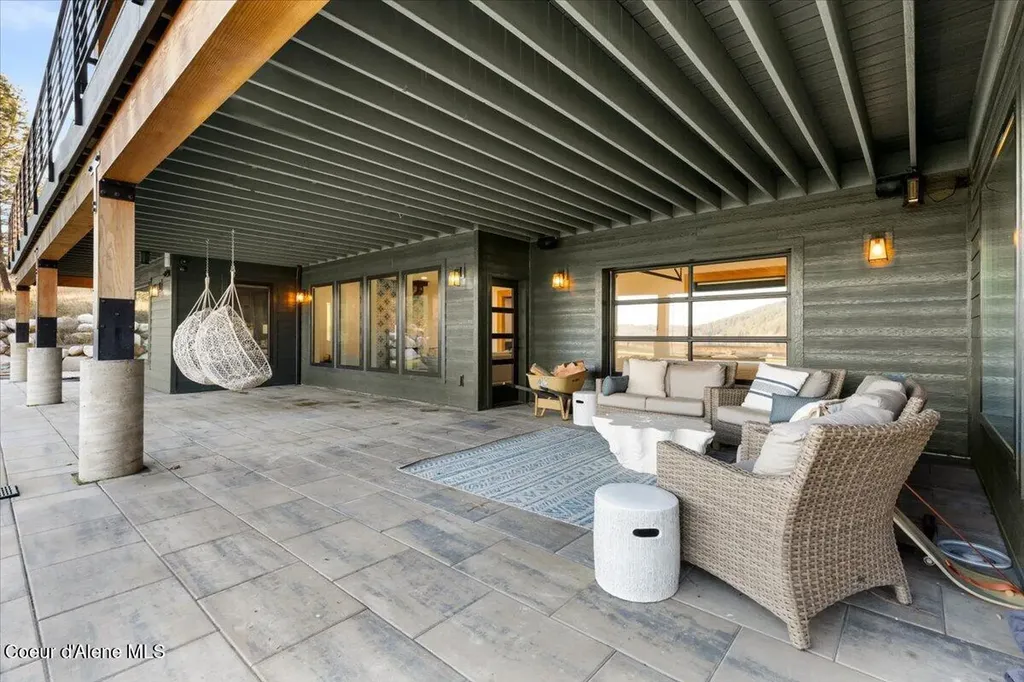 13846 N Hauser Lake Road Hauser ID 83854