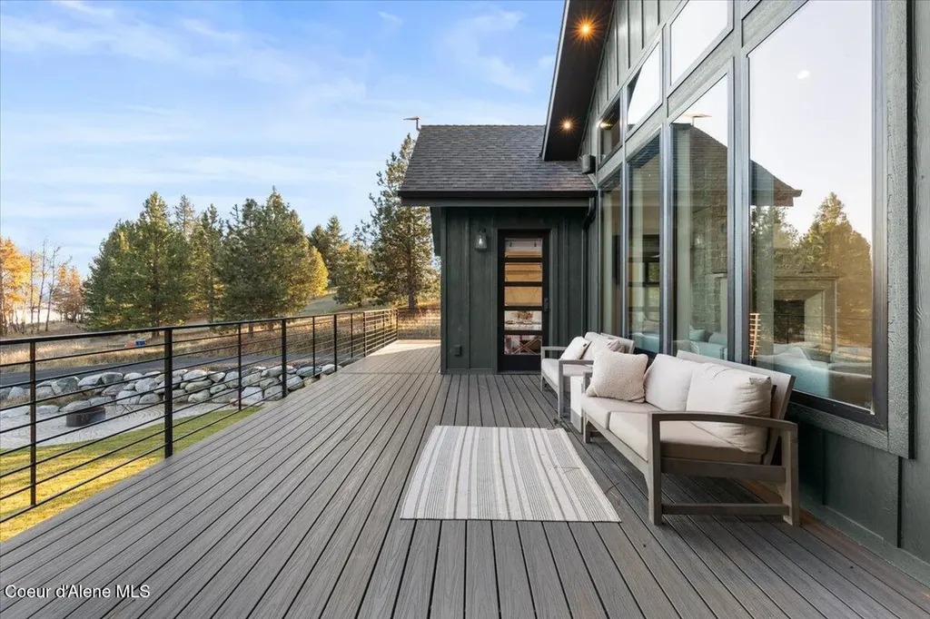 13846 N Hauser Lake Road Hauser ID 83854