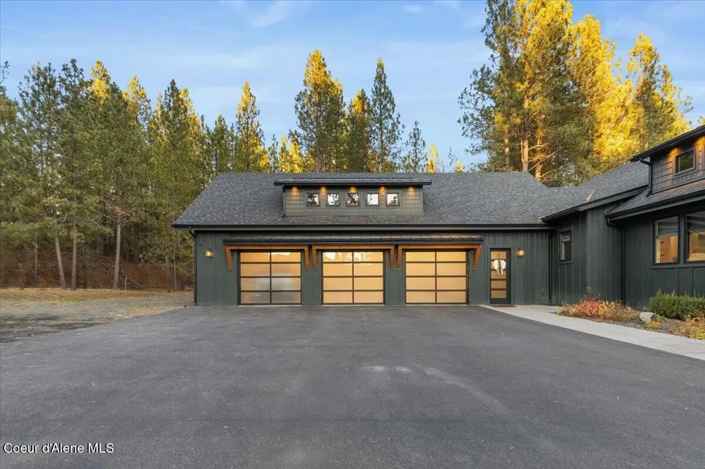 13846 N Hauser Lake Road Hauser ID 83854