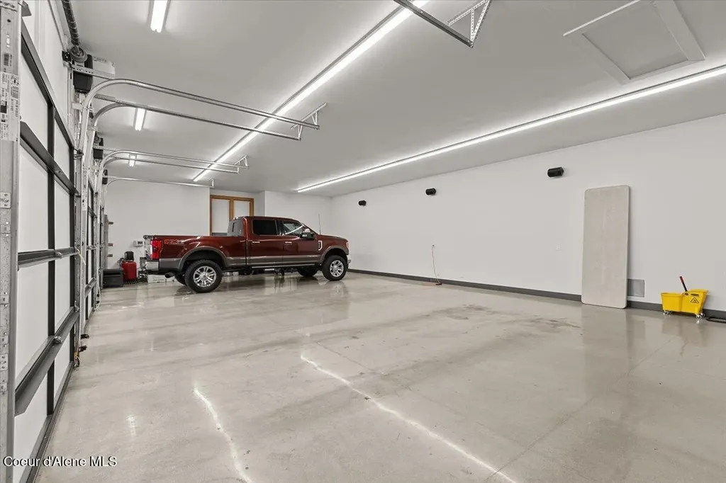 13846 N Hauser Lake Road Hauser ID 83854