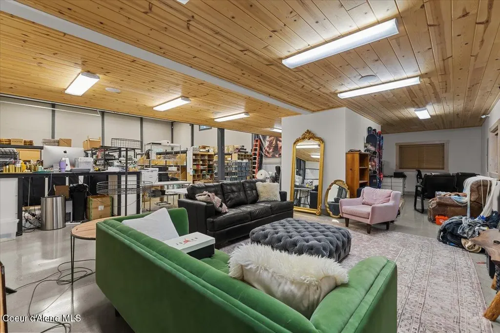 13846 N Hauser Lake Road Hauser ID 83854