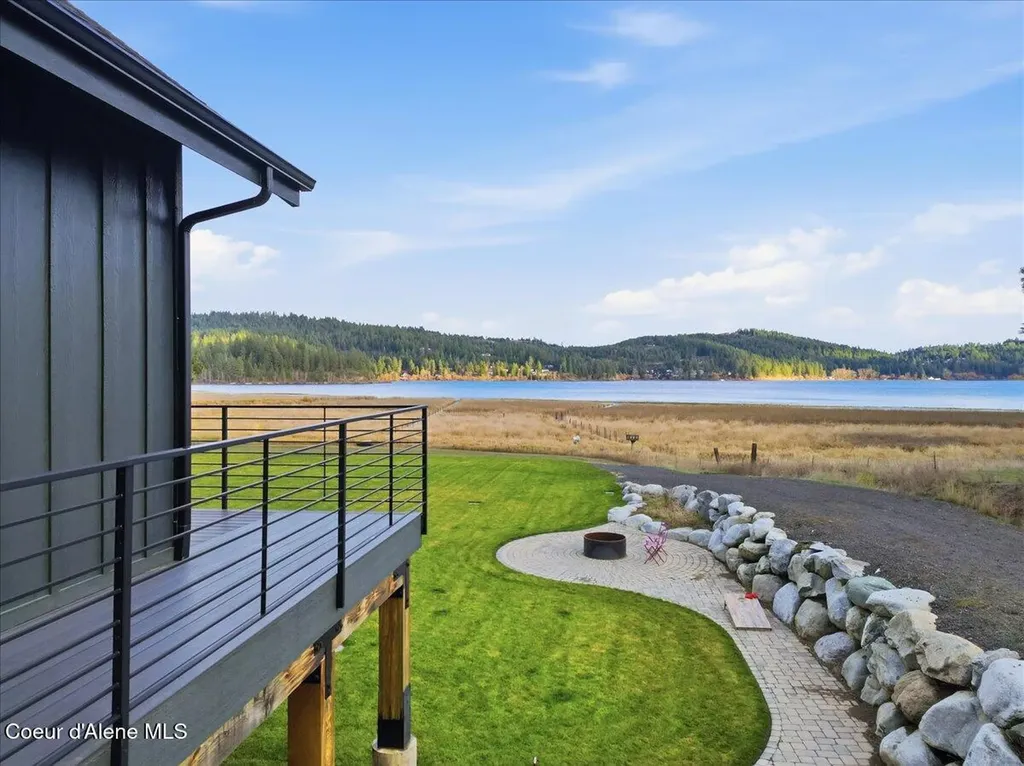 13846 N Hauser Lake Road Hauser ID 83854