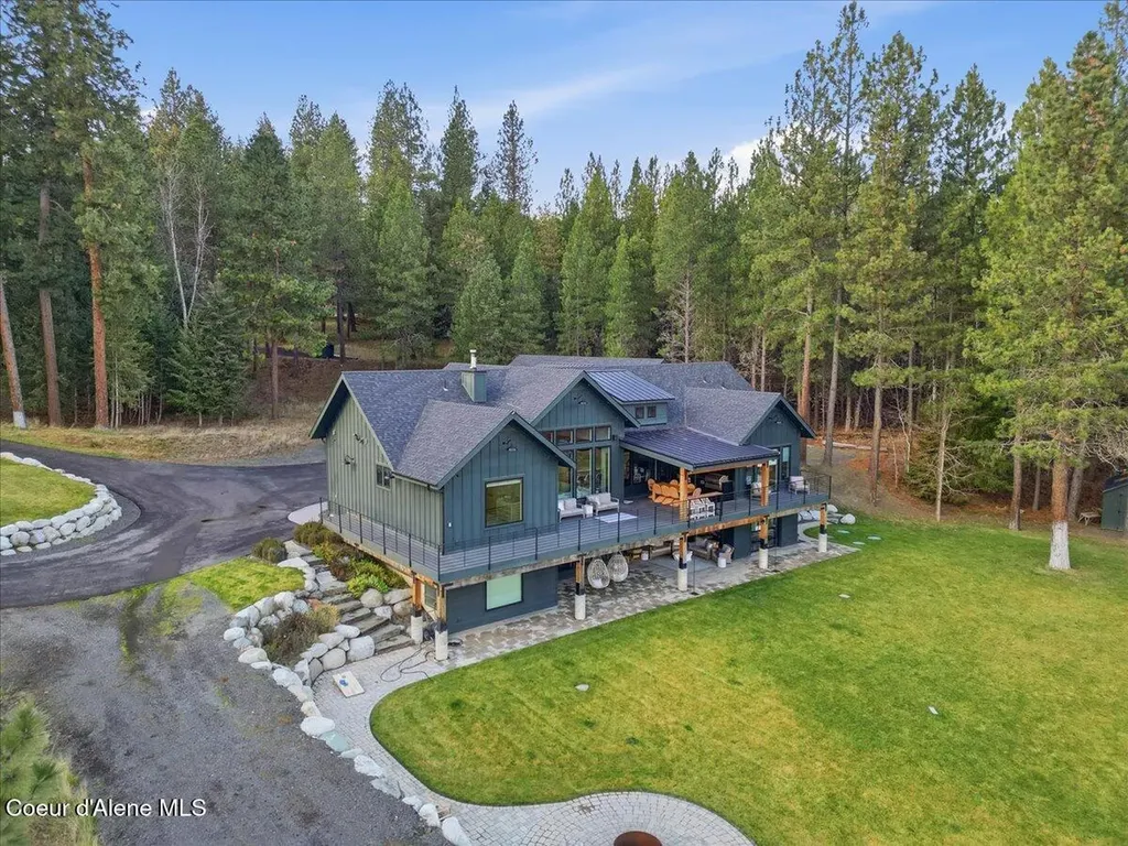 13846 N Hauser Lake Road Hauser ID 83854