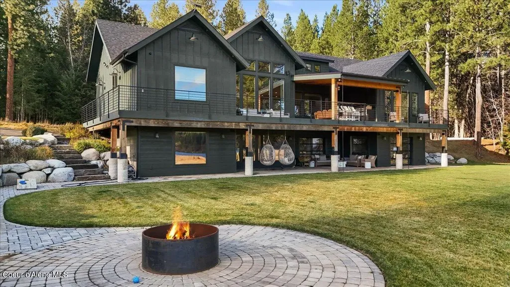 13846 N Hauser Lake Road Hauser ID 83854