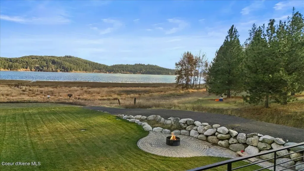 13846 N Hauser Lake Road Hauser ID 83854