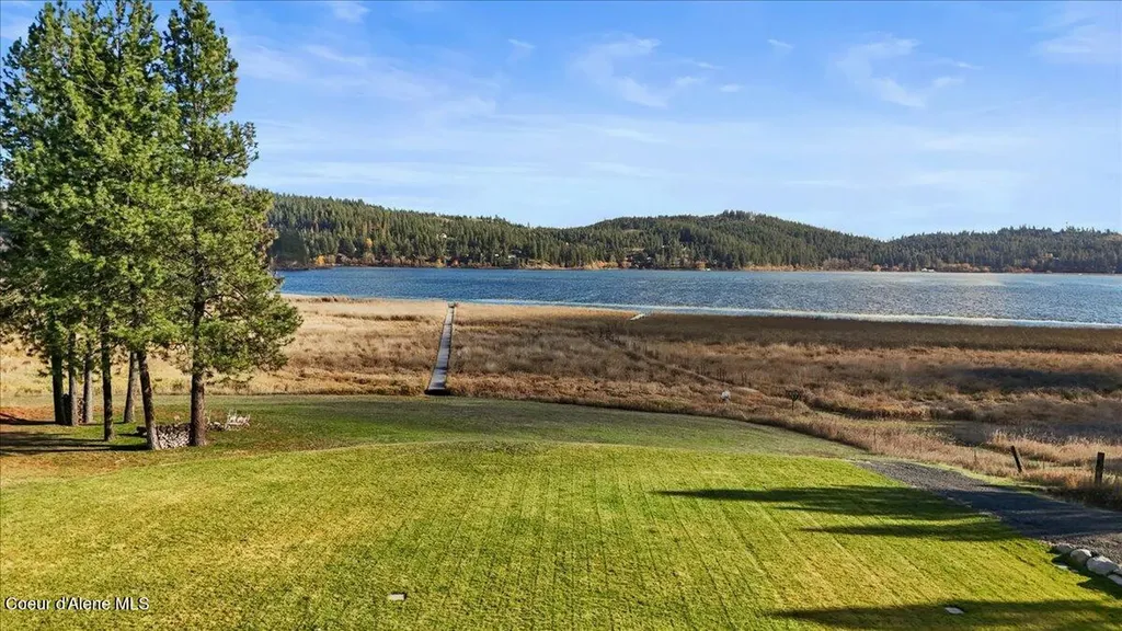 13846 N Hauser Lake Road Hauser ID 83854