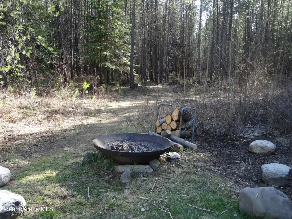552 Outback Loop Spirit Lake ID 83869