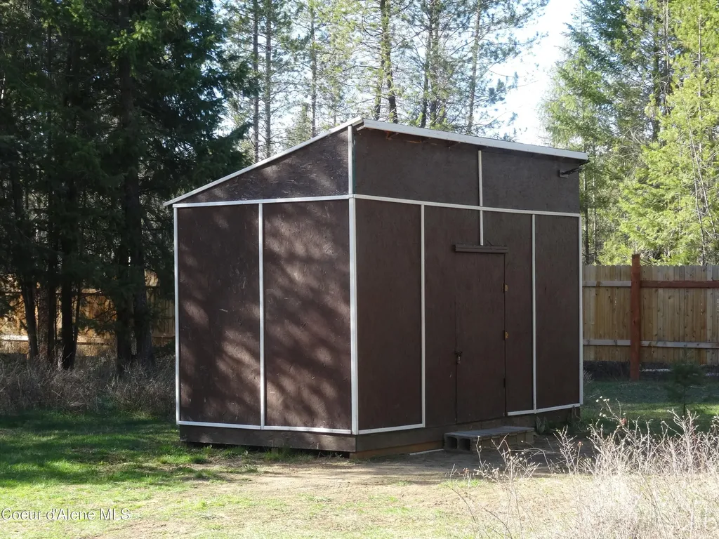 552 Outback Loop Spirit Lake ID 83869