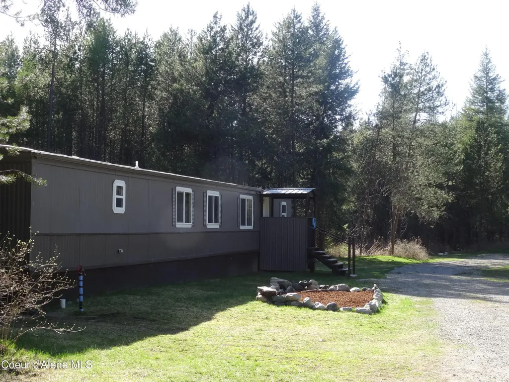 552 Outback Loop Spirit Lake ID 83869