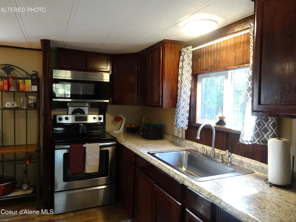 552 Outback Loop Spirit Lake ID 83869