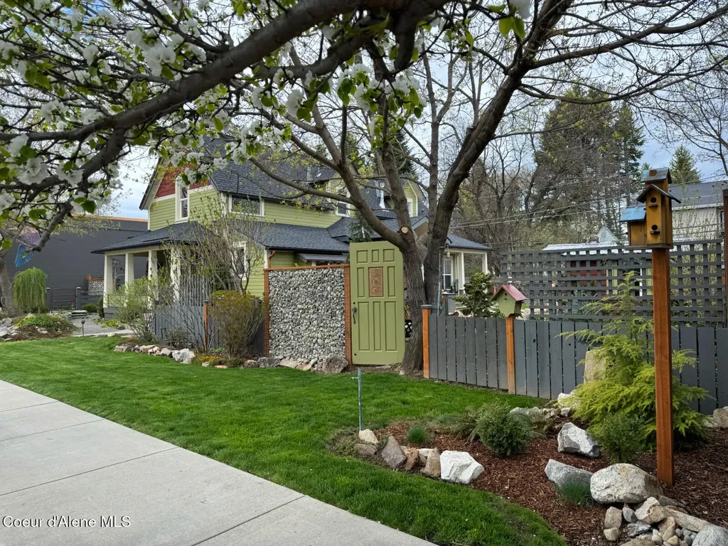 710 Pine Street Sandpoint ID 83864