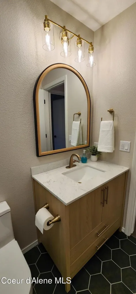 208 S Riverwood Court Post Falls ID 83854