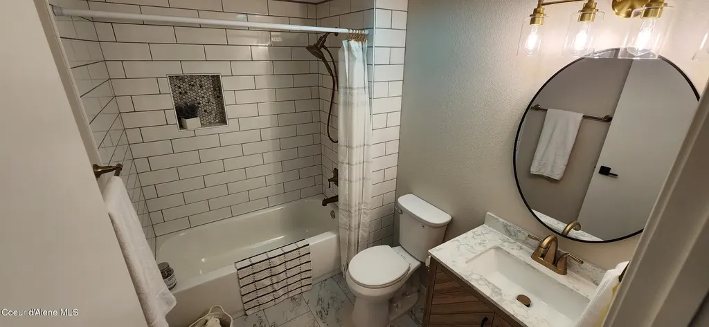 208 S Riverwood Court Post Falls ID 83854