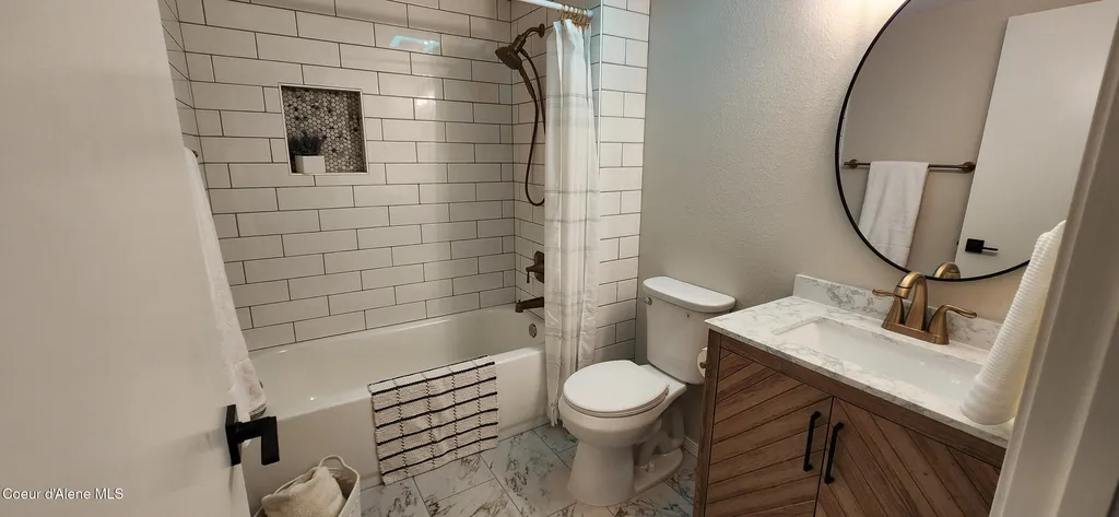 208 S Riverwood Court Post Falls ID 83854