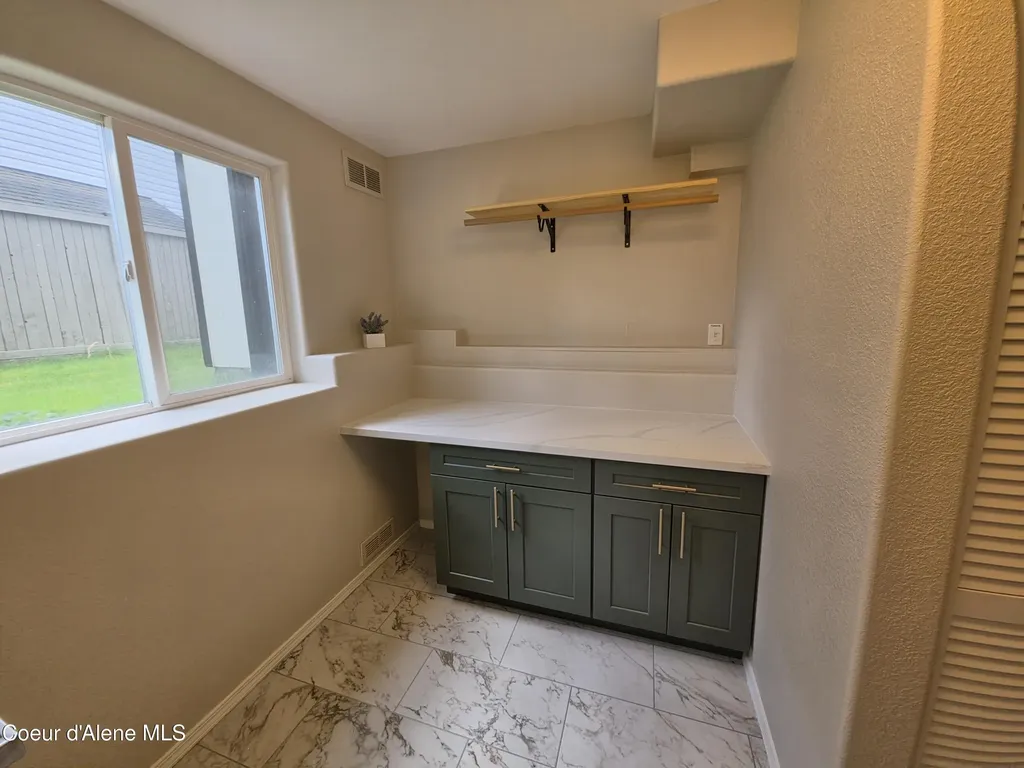 208 S Riverwood Court Post Falls ID 83854