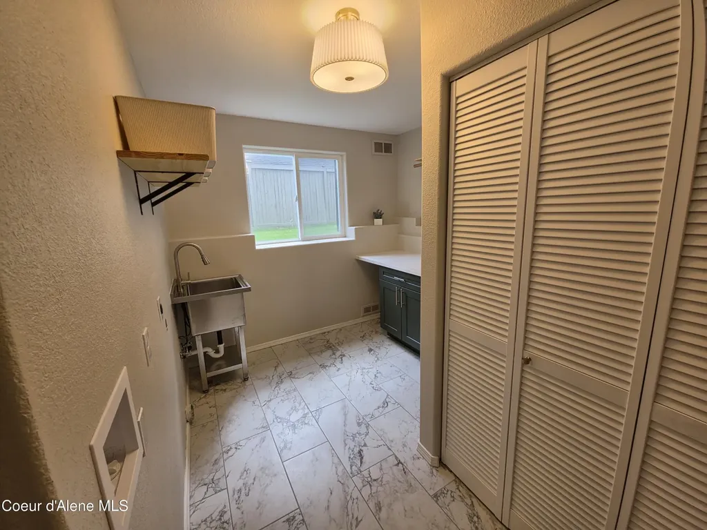 208 S Riverwood Court Post Falls ID 83854