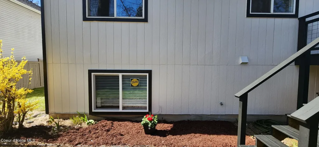 208 S Riverwood Court Post Falls ID 83854