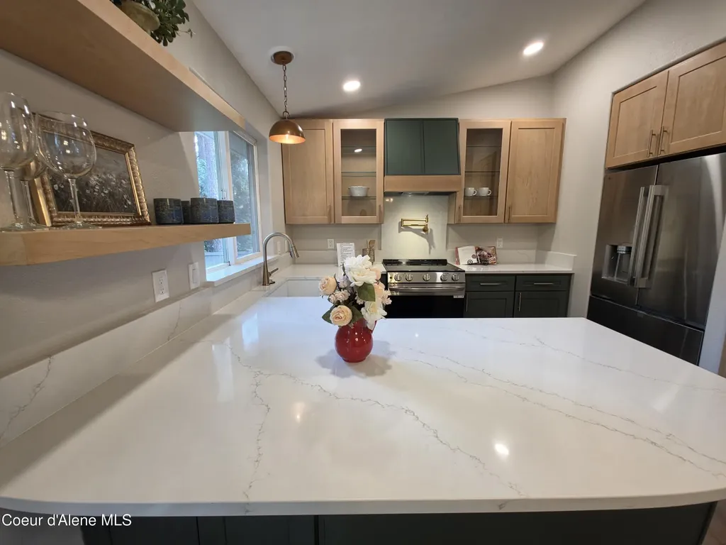 208 S Riverwood Court Post Falls ID 83854