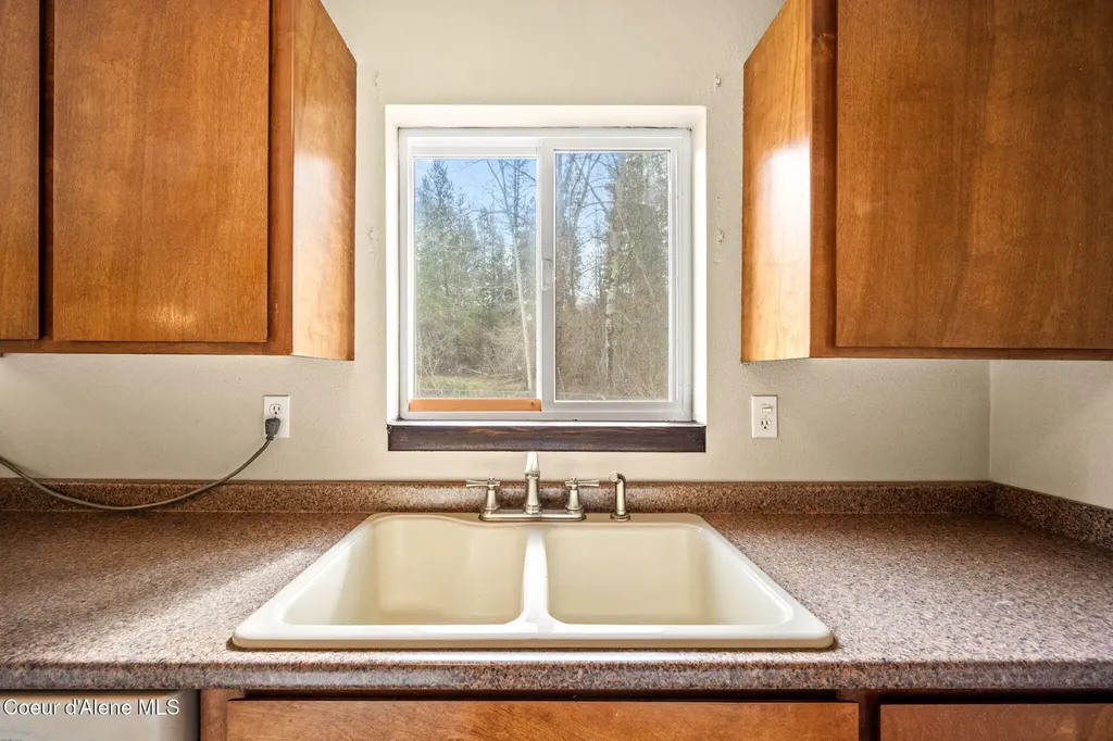 115 Belair Drive Pinehurst ID 83850